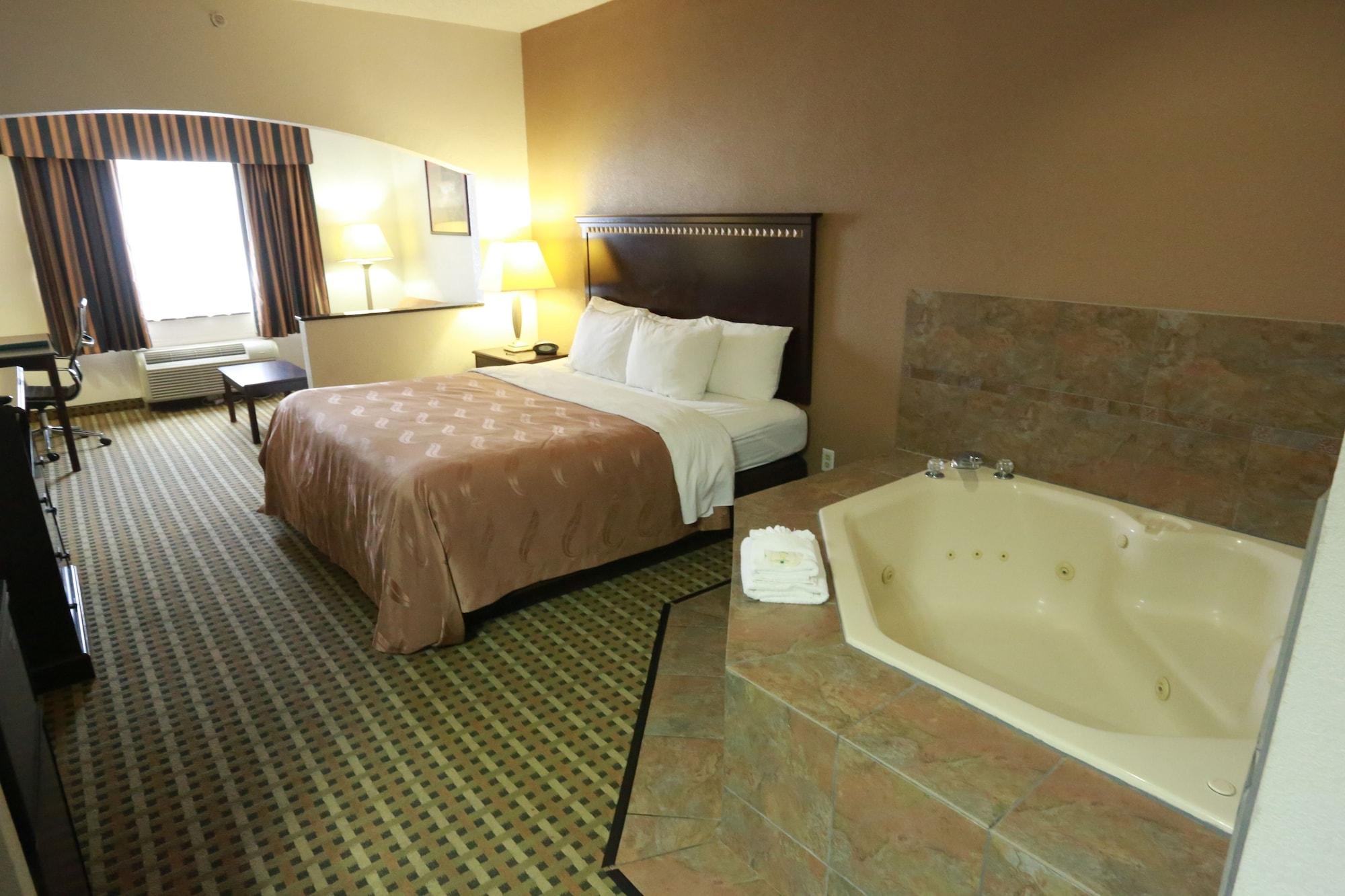 Quality Suites Burleson - Ft Worth Экстерьер фото