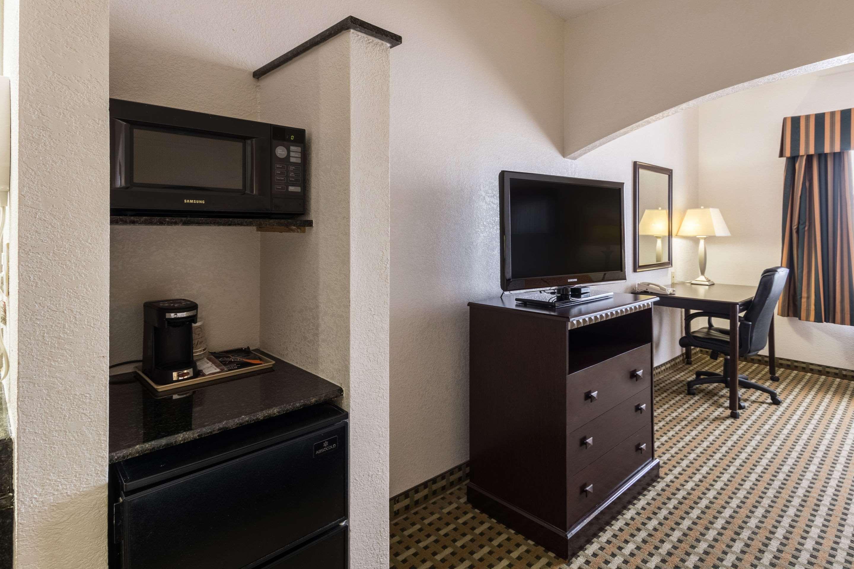 Quality Suites Burleson - Ft Worth Экстерьер фото